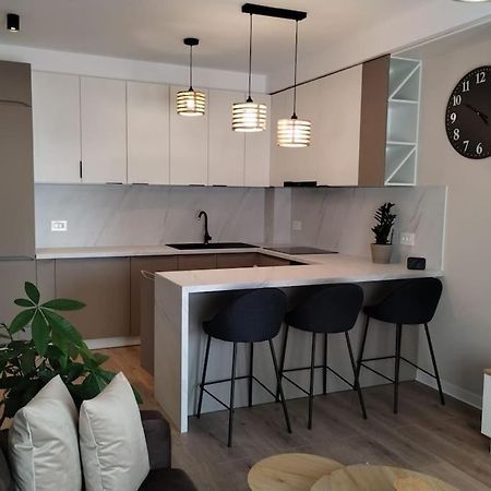 Hospitality By The Lake Home Сибиу Экстерьер фото